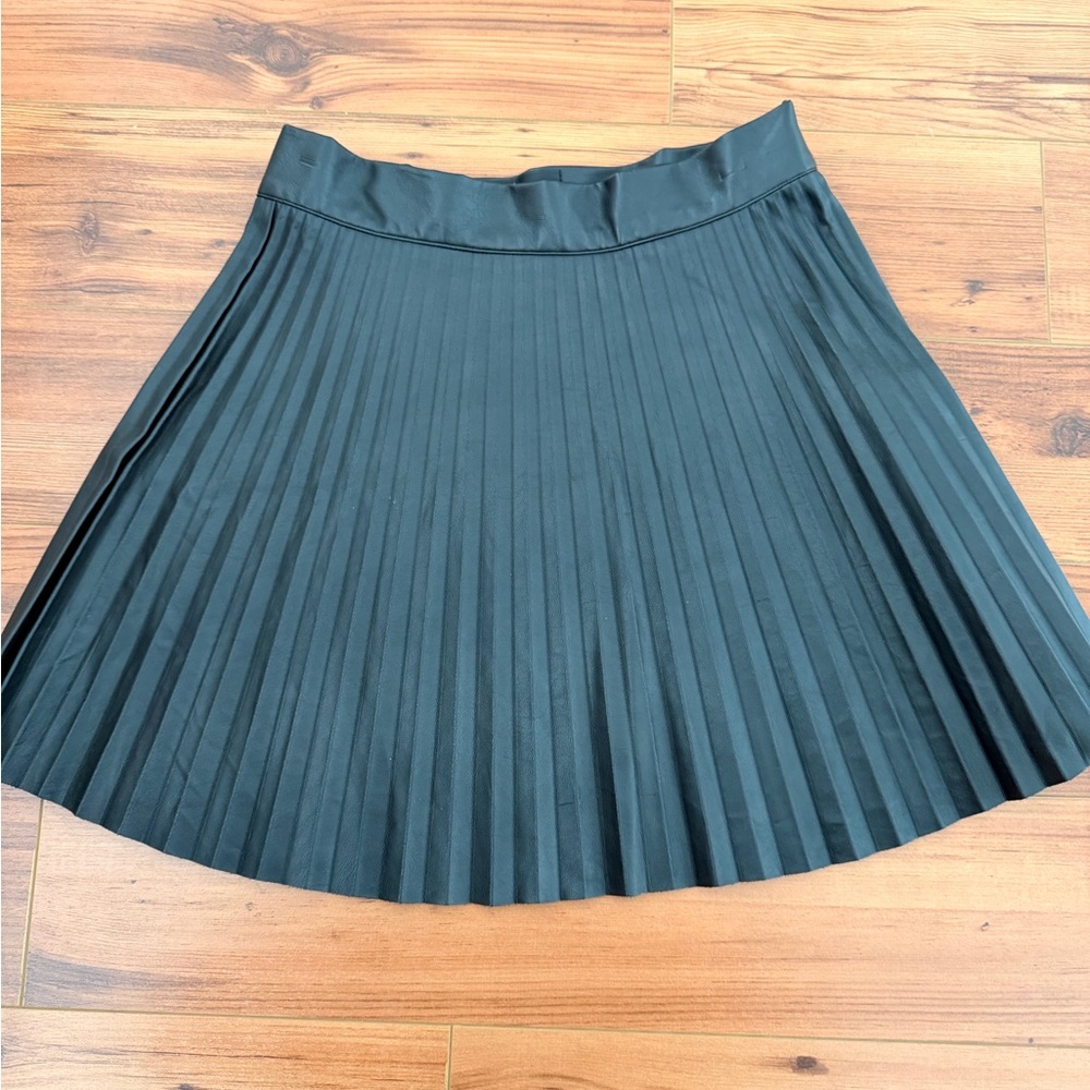 Lulu's Classic Black Skater Skirt